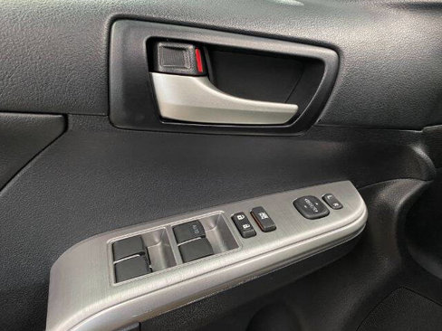 Used 2013 Toyota Camry XLE image 10