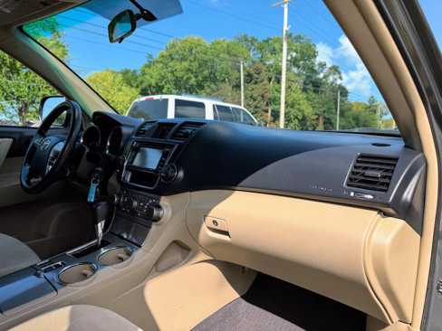 Used 2013 Toyota Highlander Plus image 25