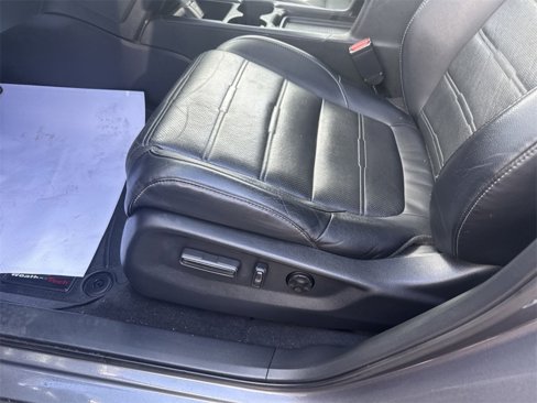 Used 2018 Honda CR-V Touring image 18