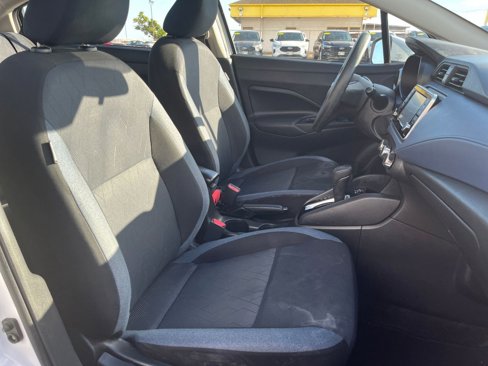 Used 2023 Nissan Versa SV image 34