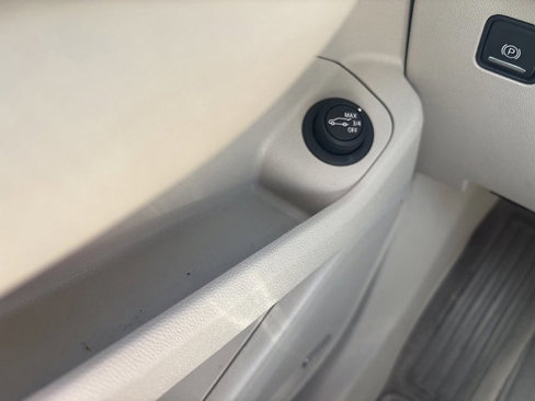 Used 2019 GMC Terrain Denali w/ Advanced Safety Package image 10