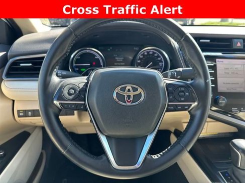 Used 2020 Toyota Camry XLE image 13
