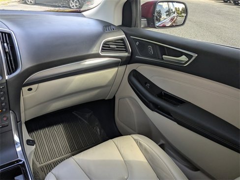 Used 2019 Ford Edge Titanium w/ Cold Weather Package image 16