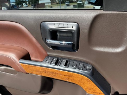 Used 2018 Chevrolet Silverado 1500 High Country image 26