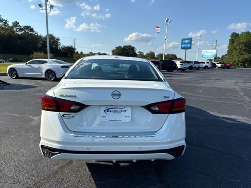 Used 2023 Nissan Altima 2.5 SV image 4