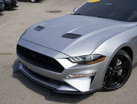 Used 2020 Ford Mustang Premium image 2
