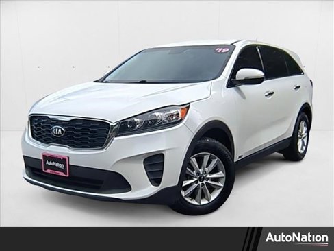 Used 2019 Kia Sorento LX image 1