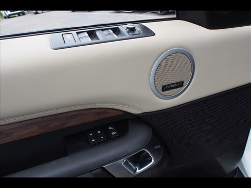 Used 2019 Land Rover Discovery HSE image 25