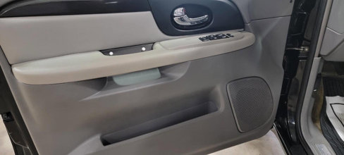 Used 2005 GMC Envoy SLE image 12