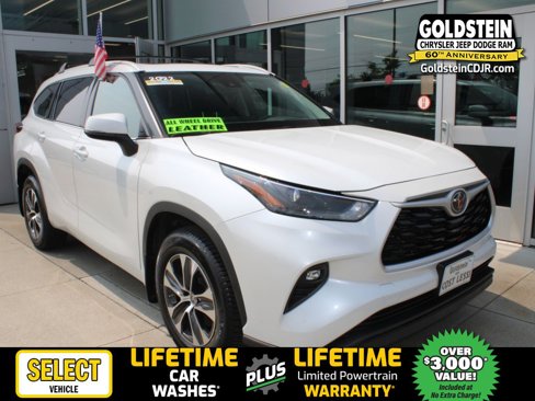 Used 2022 Toyota Highlander XLE image 1