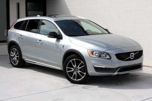 Used 2015 Volvo V60 T5 Cross Country image 3