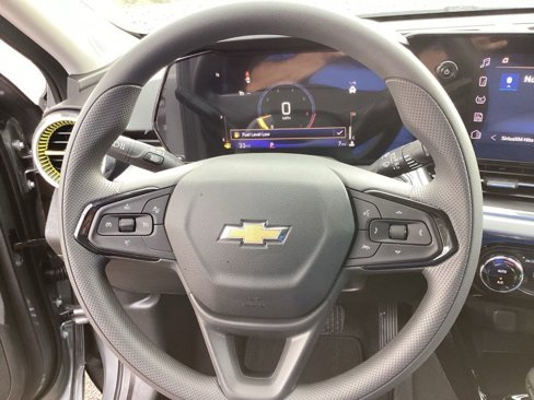 New 2025 Chevrolet Trax LT image 13