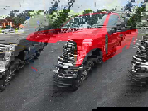 New 2025 Ford F350 XLT image 4
