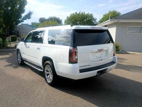 Used 2016 GMC Yukon XL SLT w/ Open Road Package image 3