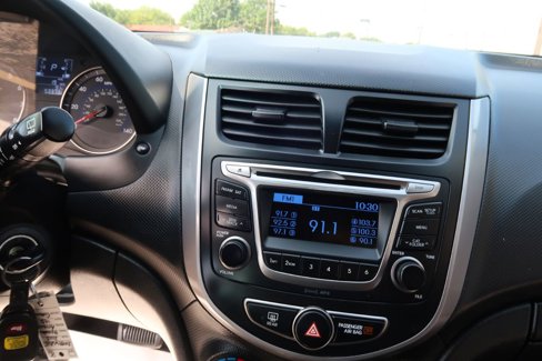 Used 2015 Hyundai Accent GS image 12