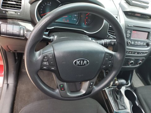 Used 2015 Kia Sorento LX image 16