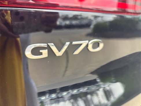 Used 2025 Genesis GV70 2.5T Select w/ Select Package image 10