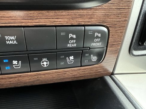 Used 2016 RAM 1500 Laramie w/ Convenience Group image 47