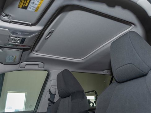 Used 2022 Toyota RAV4 XLE image 16
