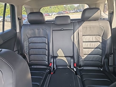 Used 2019 Volkswagen Tiguan SEL Premium image 13