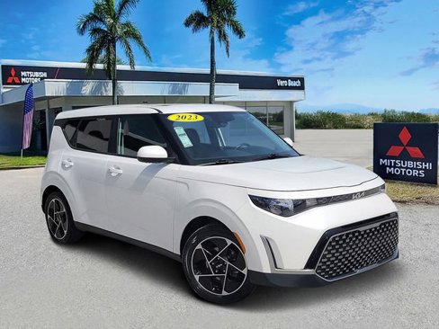 Used 2023 Kia Soul EX image 1