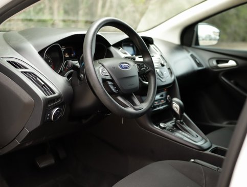 Used 2017 Ford Focus SE image 9