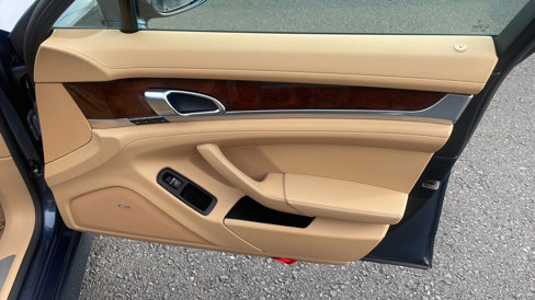 Used 2011 Porsche Panamera 4 image 29