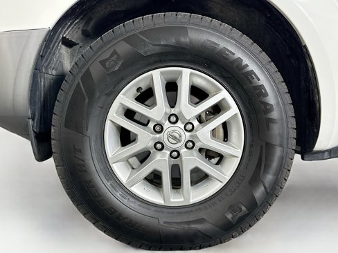 Used 2016 Nissan Frontier SV image 11