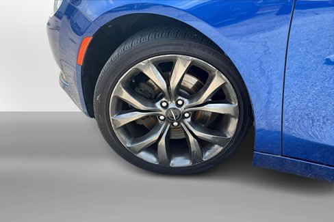 Used 2015 Chrysler 200 S w/ Navigation & Sound Group I image 2