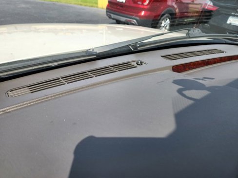 Used 2005 Cadillac Escalade EXT image 8