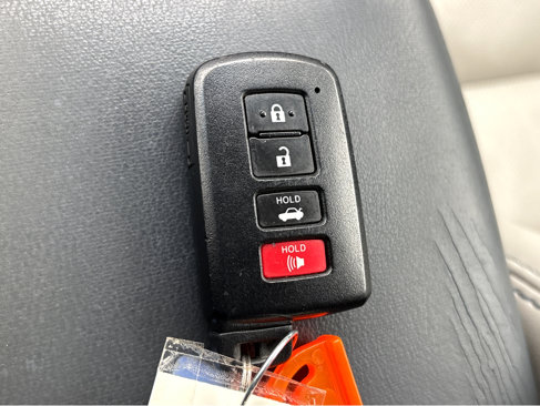 Used 2013 Toyota Avalon image 31