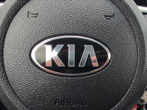 Used 2020 Kia Optima LX image 24