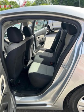 Used 2013 Chevrolet Cruze LS image 26