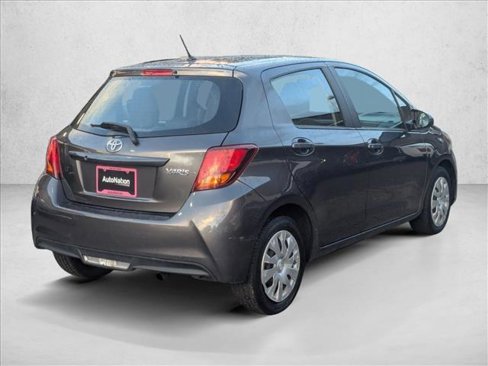 Used 2015 Toyota Yaris L image 5