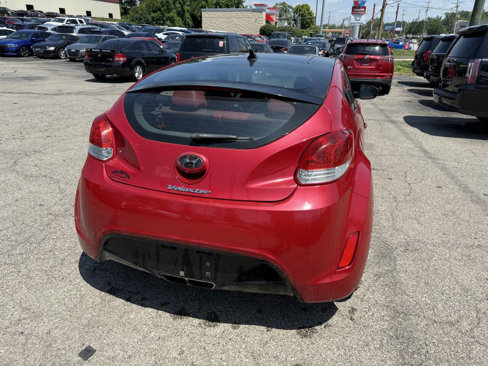 Used 2013 Hyundai Veloster w/ Style Pkg image 8