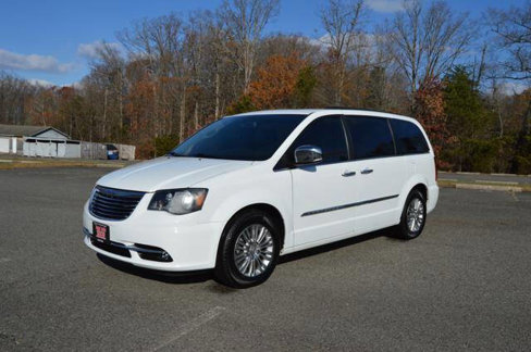 Used 2016 Chrysler Town & Country Touring-L image 58