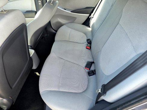 Used 2014 Hyundai Accent GLS image 6