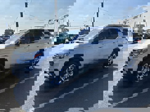 Used 2021 Chevrolet Traverse LS w/ LPO, Floor Liner Package image 2