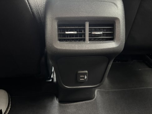 Used 2022 Chevrolet Equinox LT image 27