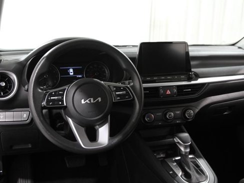 Used 2022 Kia Forte LXS image 6