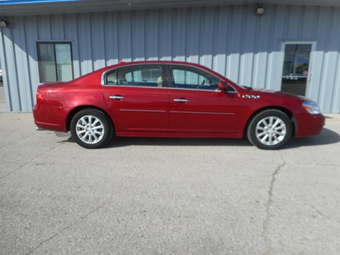 Used 2011 Buick Lucerne CXL image 4