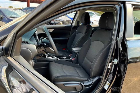 Certified 2023 Kia Forte LXS image 7