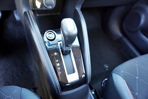 Used 2019 Nissan Kicks SR image 30