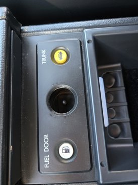 Used 1991 Cadillac Allante image 32