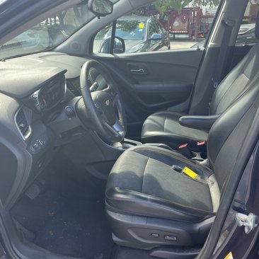 Used 2018 Chevrolet Trax LT w/ LT Convenience Package image 5