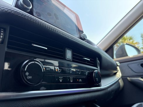 Used 2021 Nissan Rogue S image 22