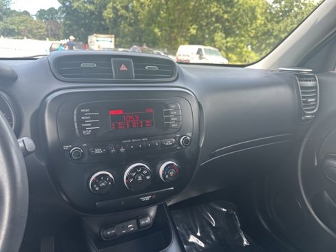 Used 2016 Kia Soul image 12