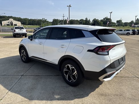 Used 2023 Kia Sportage LX image 5