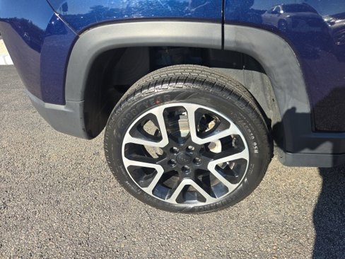 Used 2018 Jeep Compass Limited image 8