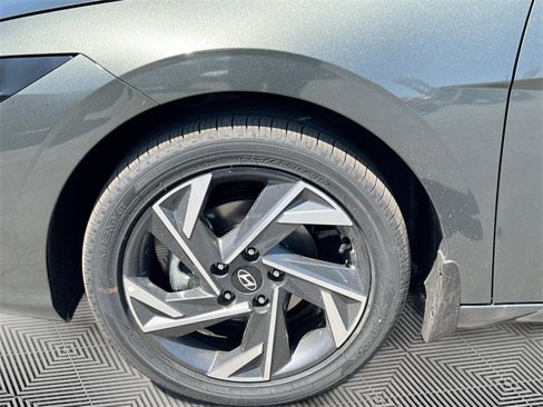New 2025 Hyundai Elantra SEL image 28
